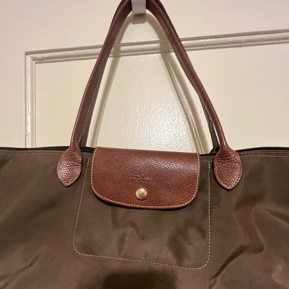 Have two of these bags! Would love to find a home for one.